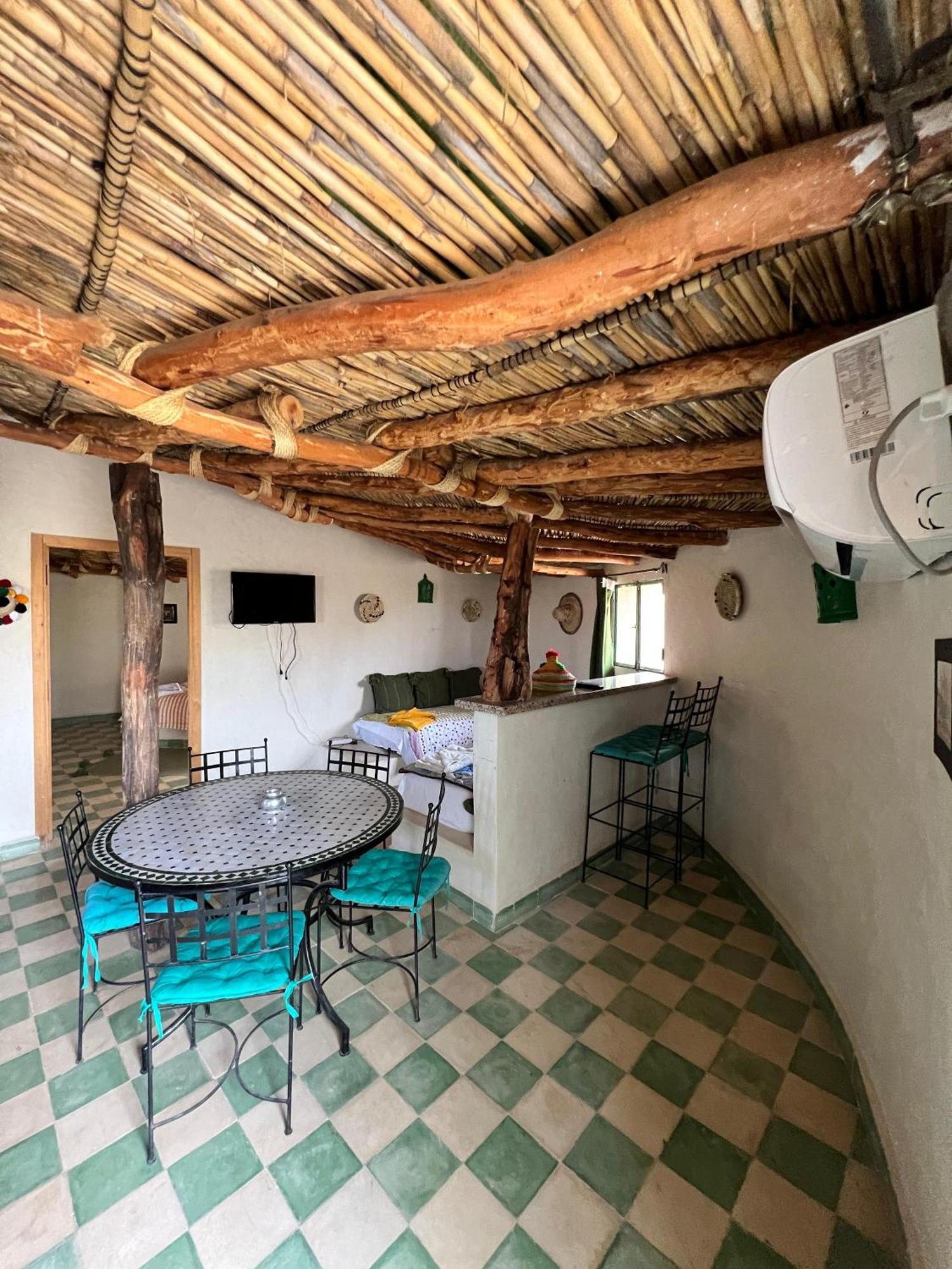Bed and Breakfast Les Jardins D Amizmiz 6 Piscines Wawizelte Exterior foto