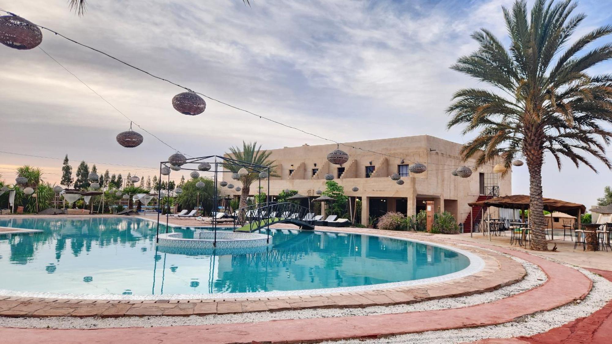 Bed and Breakfast Les Jardins D Amizmiz 6 Piscines Wawizelte Exterior foto