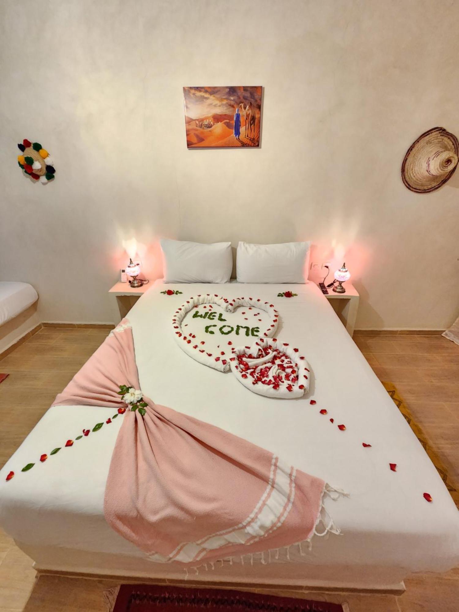Bed and Breakfast Les Jardins D Amizmiz 6 Piscines Wawizelte Exterior foto