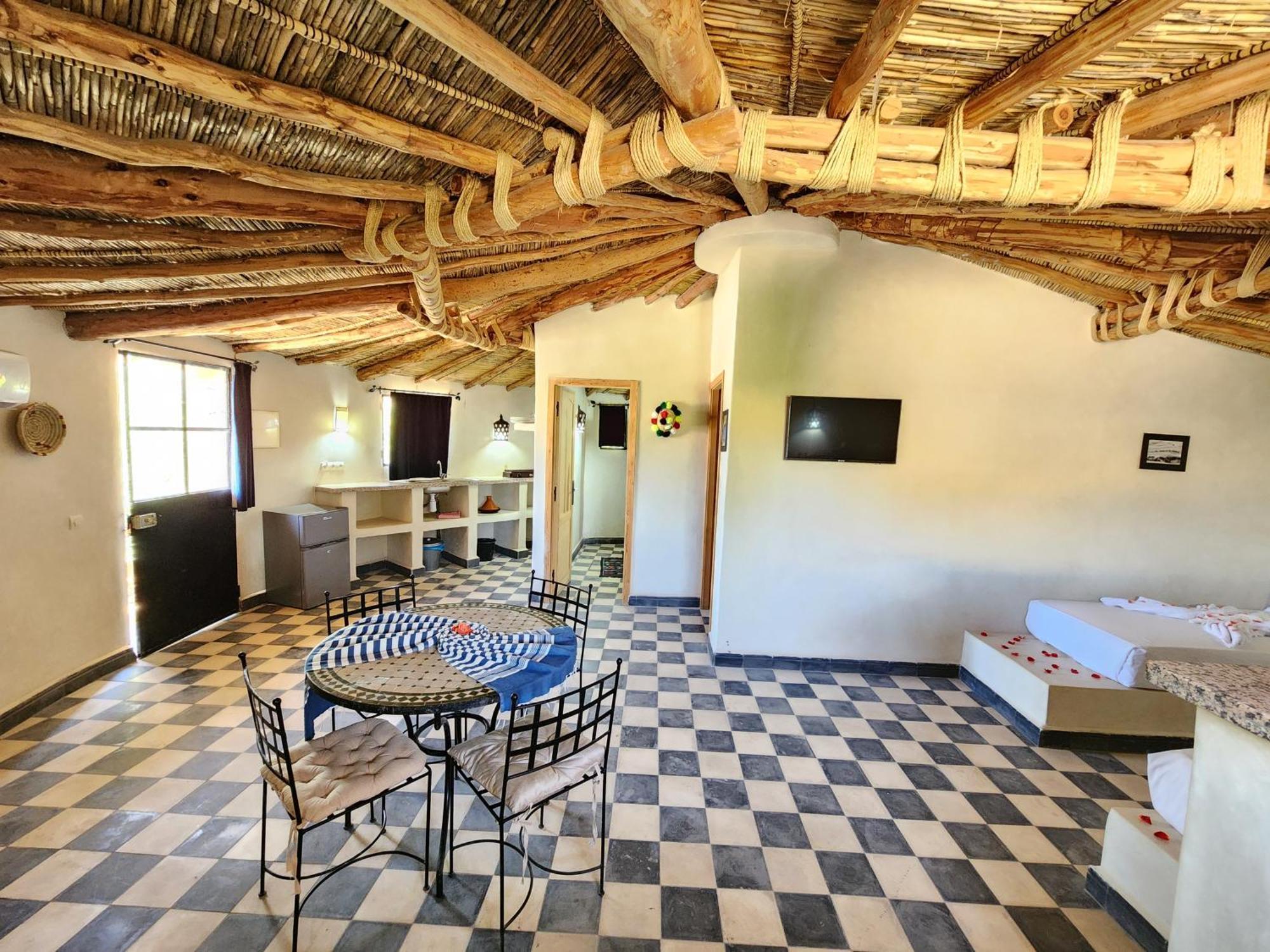 Bed and Breakfast Les Jardins D Amizmiz 6 Piscines Wawizelte Exterior foto