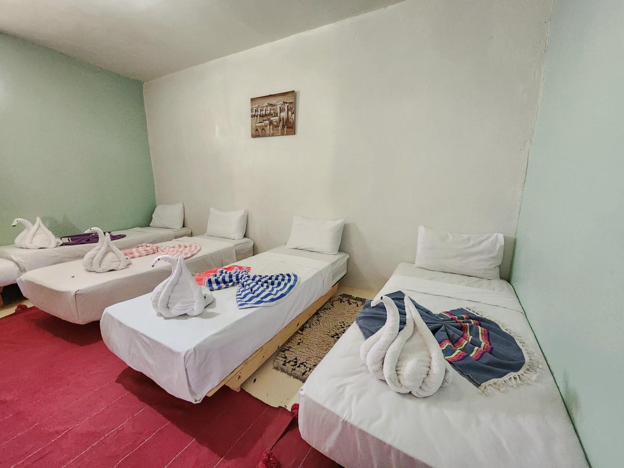 Bed and Breakfast Les Jardins D Amizmiz 6 Piscines Wawizelte Exterior foto